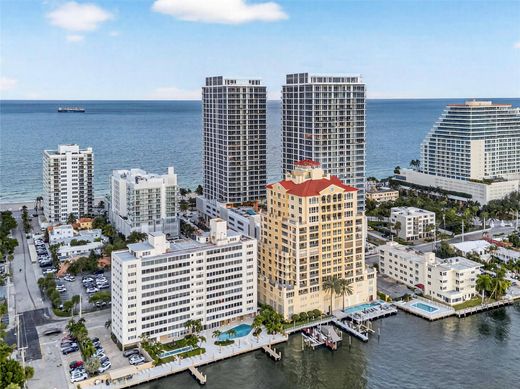 Residential complexes in Fort Lauderdale, Broward County