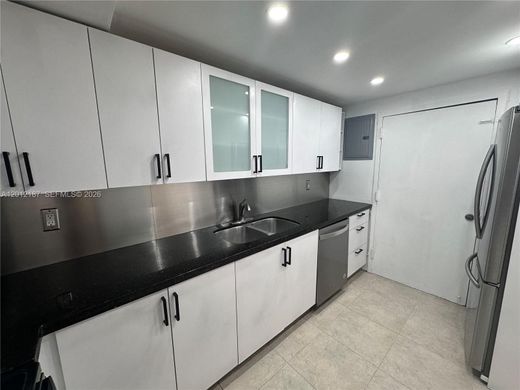 Жилой комплекс, Sunny Isles Beach, Miami-Dade County