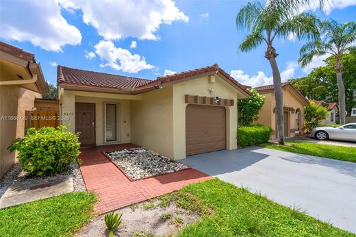 빌라 / Hialeah, Miami-Dade County