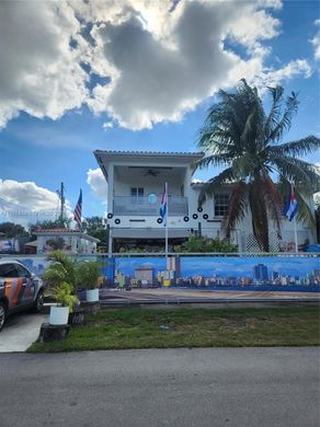 マイアミ, Miami-Dade Countyのアパートメント・コンプレックス