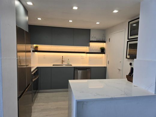 Жилой комплекс, Sunny Isles Beach, Miami-Dade County