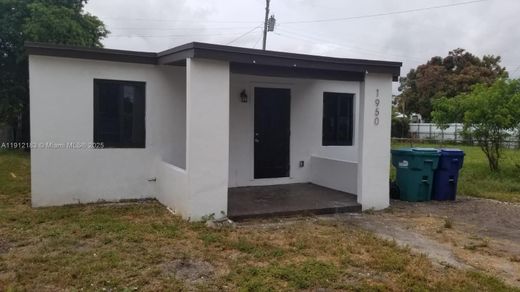 Вилла, Opa-locka North  (historical), Miami-Dade County