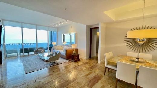 Kamienica w Sunny Isles Beach, Miami-Dade County