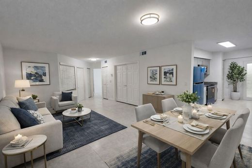 Residential complexes in Pembroke Pines, Broward County