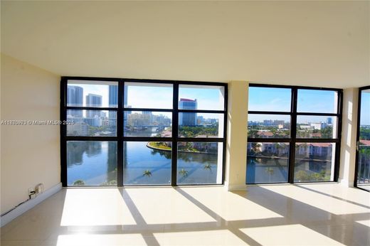 Residential complexes in Hallandale, Broward County