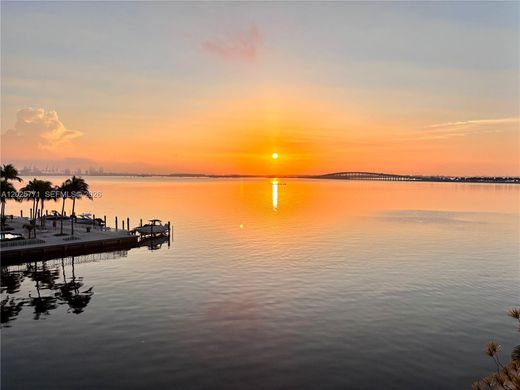 Residential complexes in Miami, Miami-Dade