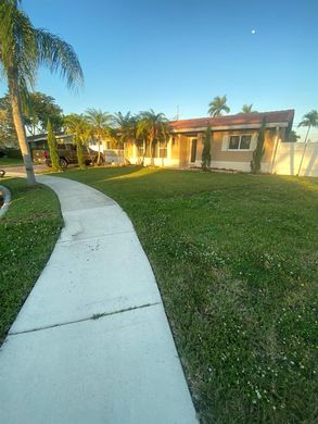 Villa in Margate, Broward County