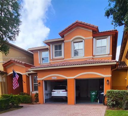 타운 하우스 / Doral, Miami-Dade County