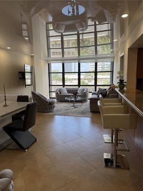 Complexes résidentiels à Hallandale Beach, Comté de Broward