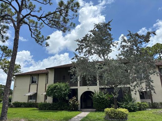 Residential complexes in Greenacres City, Palm Beach