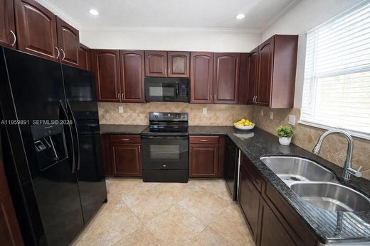 Townhouse in Miami Gardens, Miami-Dade