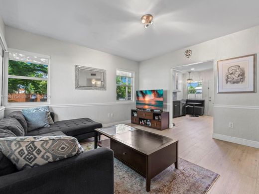 Villa in Miami Springs, Miami-Dade County