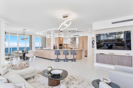 Residential complexes in Fort Lauderdale, Broward County