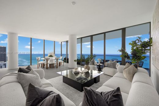 Residential complexes in Hallandale, Broward County