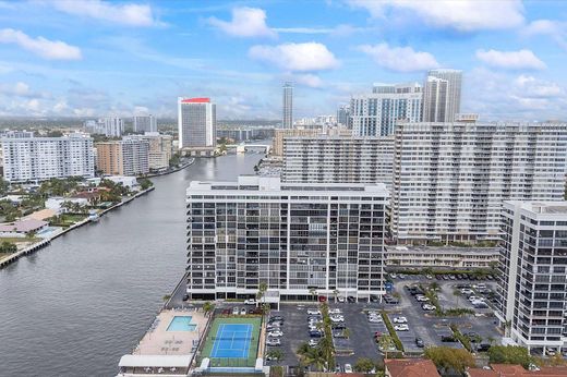 Kamienica w Hallandale Beach, Broward County