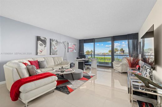 Residential complexes in Palm Beach, Florida