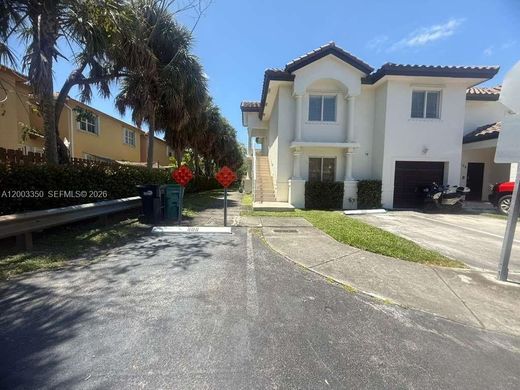Residential complexes in Doral, Miami-Dade