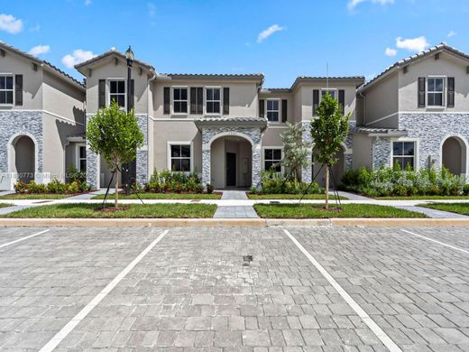 Homestead, Miami-Dade Countyのタウンハウス