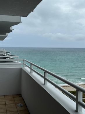 Komplex apartman Surfside, Miami-Dade County