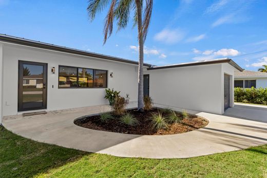 Villa in Lake Clarke Shores, Palm Beach