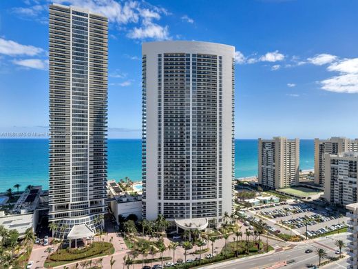 Residential complexes in Hallandale, Broward County