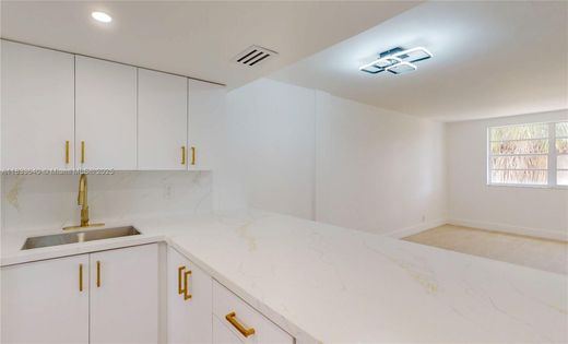 مجمع شقق ﻓﻲ Hallandale Beach, Broward County