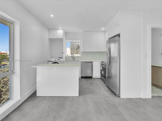 Edificio en North Miami, Miami-Dade County