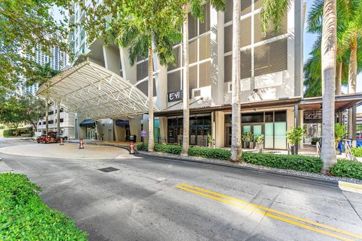 Residential complexes in Fort Lauderdale, Broward County