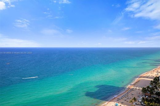 Residential complexes in Hollywood, Broward County