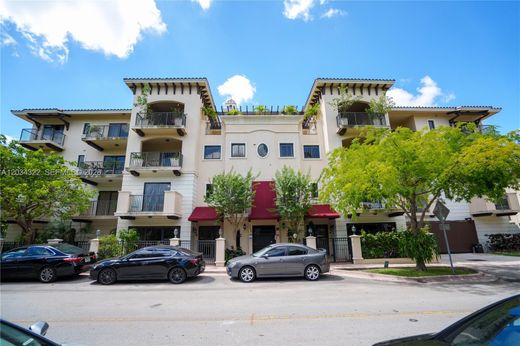 Residential complexes in Coral Gables, Miami-Dade