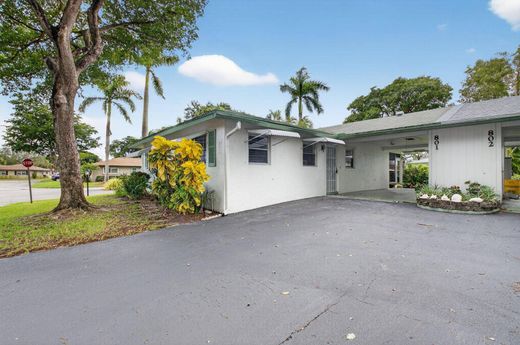 Residential complexes in Delray Beach, Palm Beach