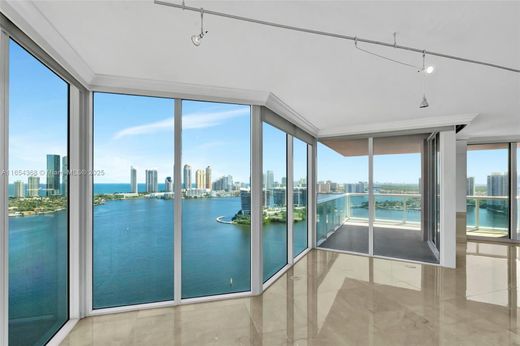 Residential complexes in Aventura, Miami-Dade