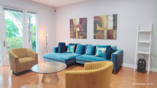 Townhouse in Fort Lauderdale, Broward County