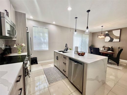 Townhouse - Miramar, Broward County