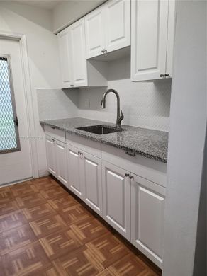 Residential complexes in Hollywood, Broward County