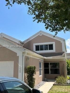 Townhouse in Pembroke Pines, Broward County
