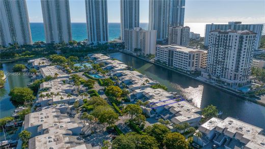 Townhouse in Sunny Isles Beach, Miami-Dade