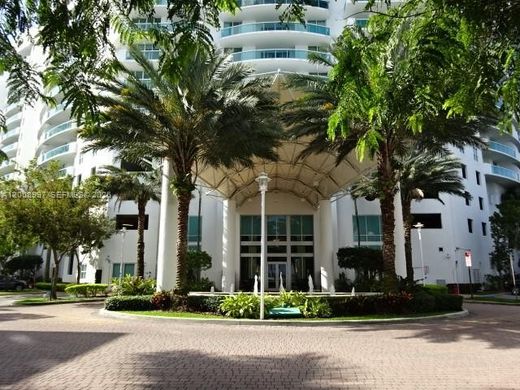 Complesso residenziale a North Bay Village, Miami-Dade County
