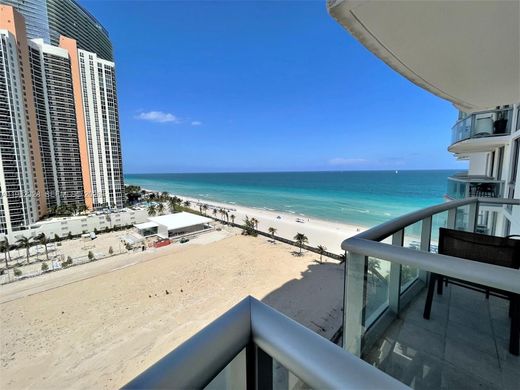 Residential complexes in Sunny Isles Beach, Miami-Dade