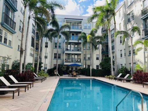 Residential complexes in Fort Lauderdale, Broward County