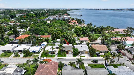 Villa Aventura, Miami-Dade County