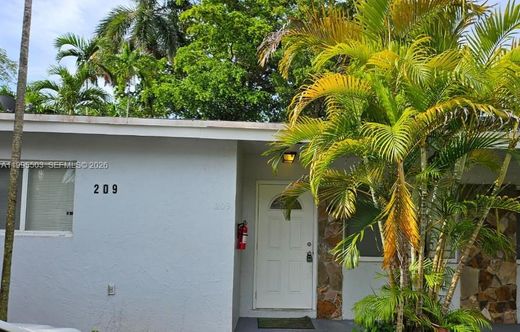 Residential complexes in Hallandale, Broward County