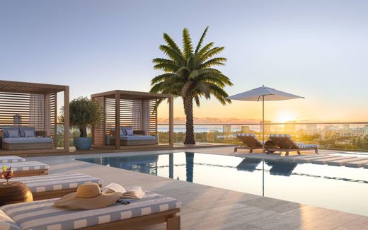 Residential complexes in Boca Raton, Palm Beach