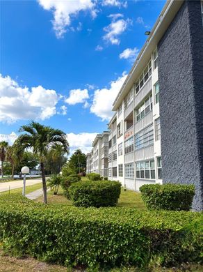 Residential complexes in Miami, Miami-Dade