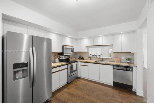 Komplex apartman Pembroke Pines, Broward County