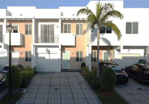 Townhouse in Doral, Miami-Dade