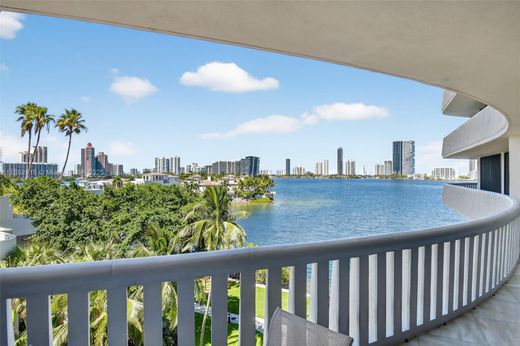 Residential complexes in Aventura, Miami-Dade
