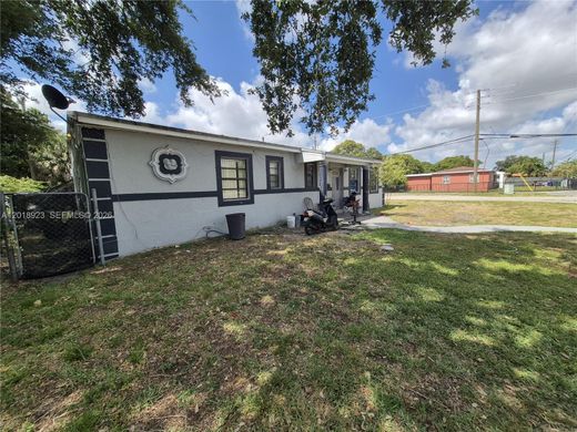 Villa in Miami Gardens, Miami-Dade County