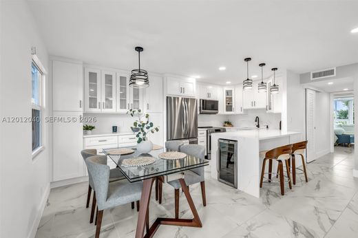 Residential complexes in Deerfield Beach, Broward County