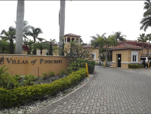 Casa di città a Pinecrest, Miami-Dade County